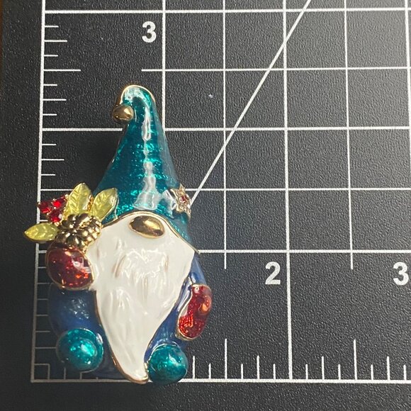 Napier Gnome Pin Brooch Rhinestones Enamel Gold-Tone Holiday Christmas LOOK - Picture 3 of 10